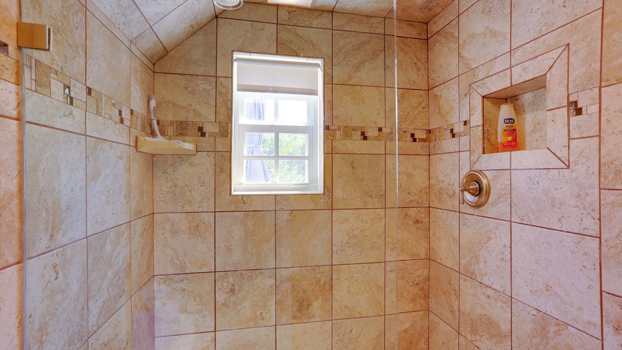 Photo of Bathroom in Truman Annex