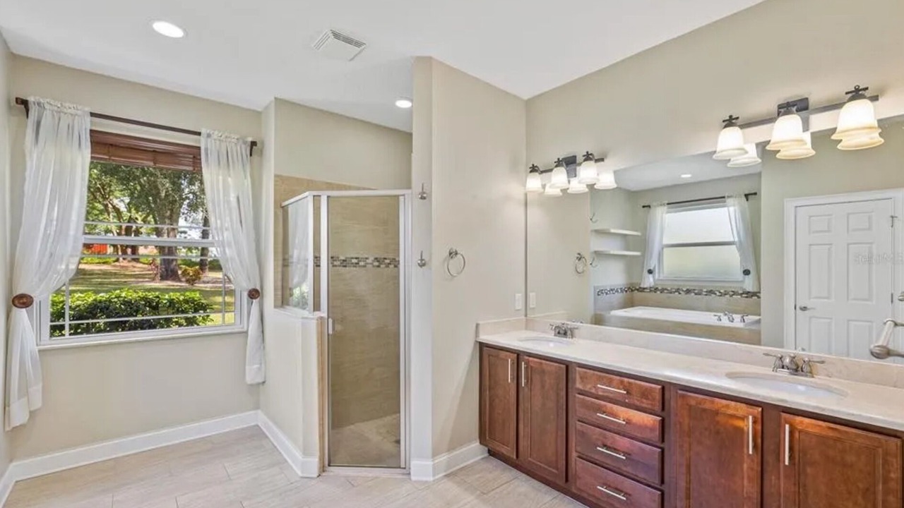 Photo of Bathroom in Seffner