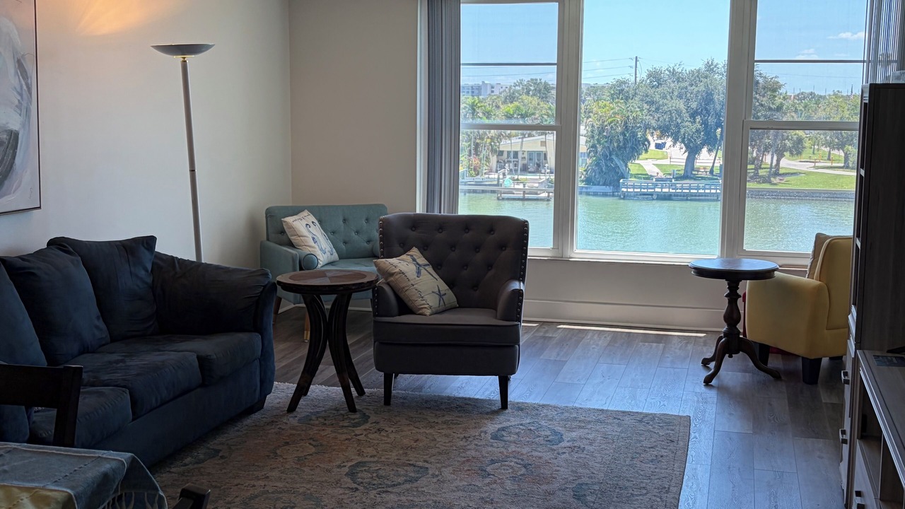 Photo of Livingroom in South Pasadena