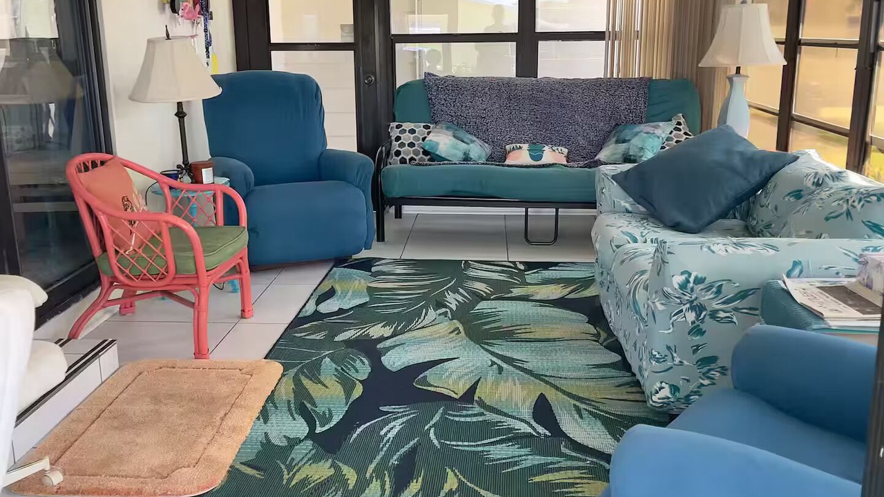Photo of Livingroom in Barefoot Bay