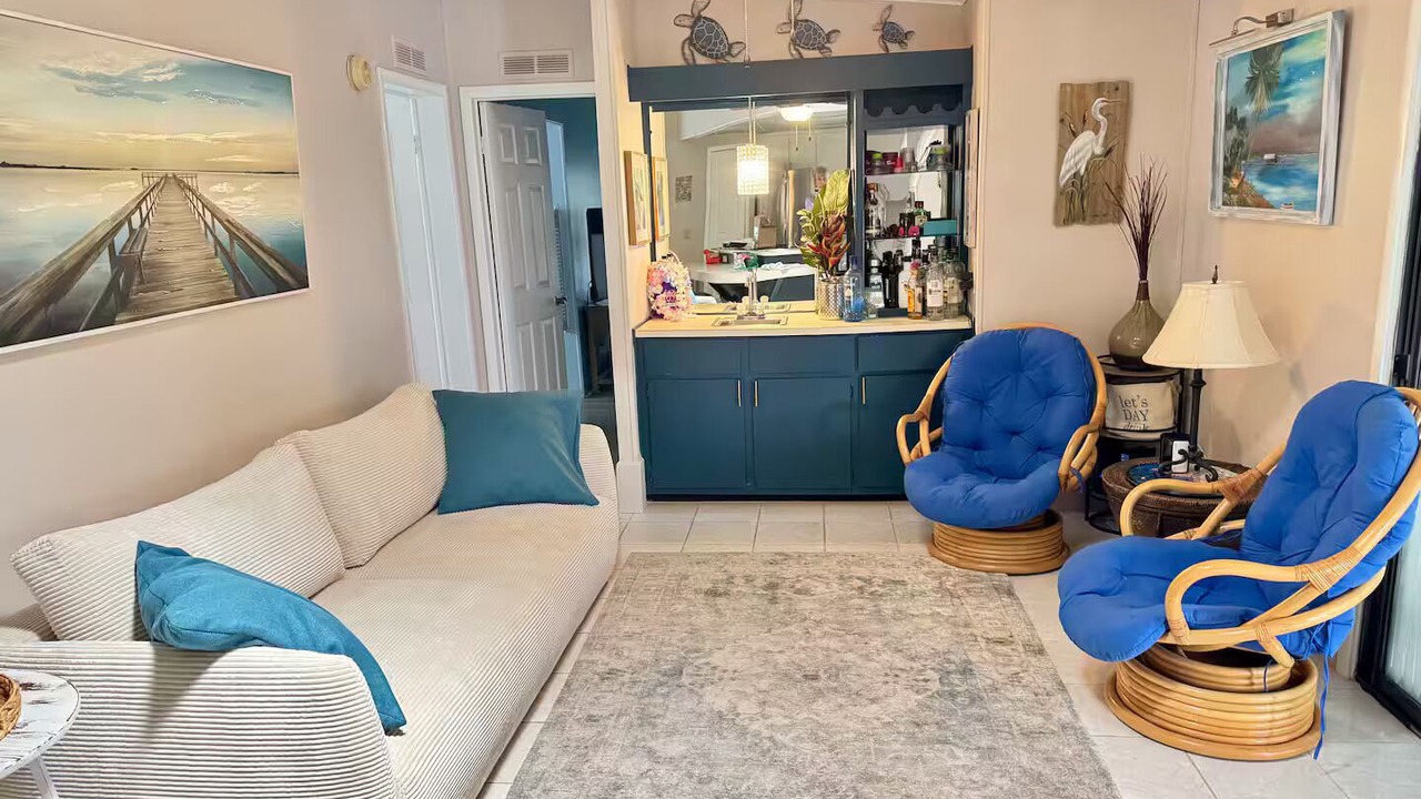 Photo of Livingroom in Barefoot Bay