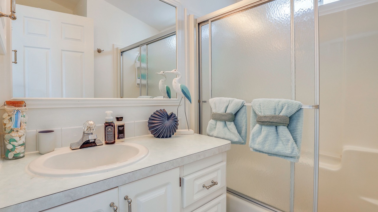 Photo of Bathroom in Nettles Island