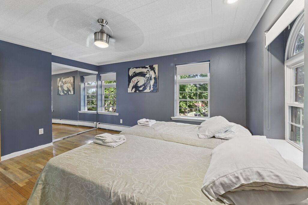 Photo of Bedroom in Teaneck