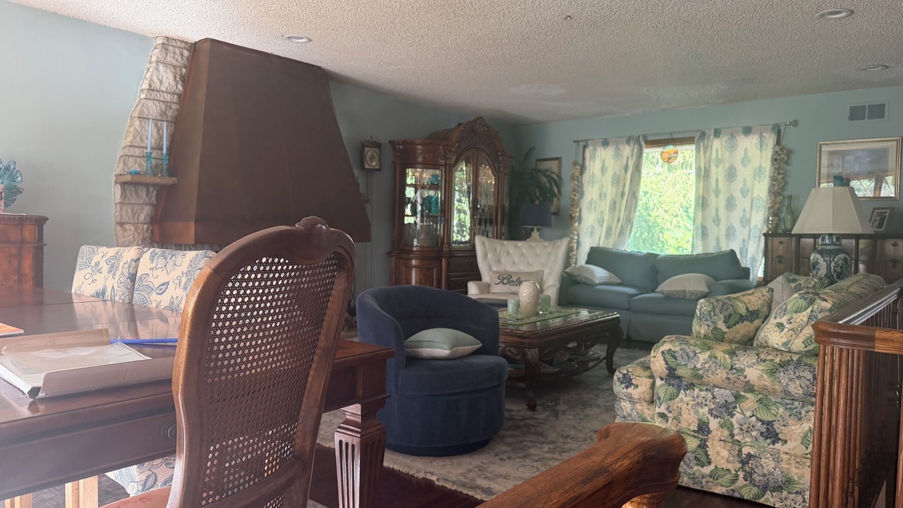 Photo of Livingroom in Hillsdale
