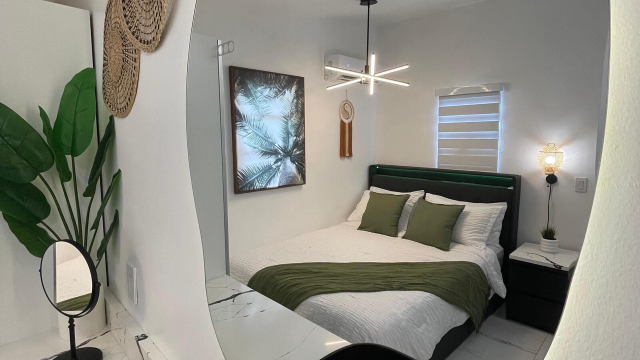 Photo of Bedroom in Lake Worth