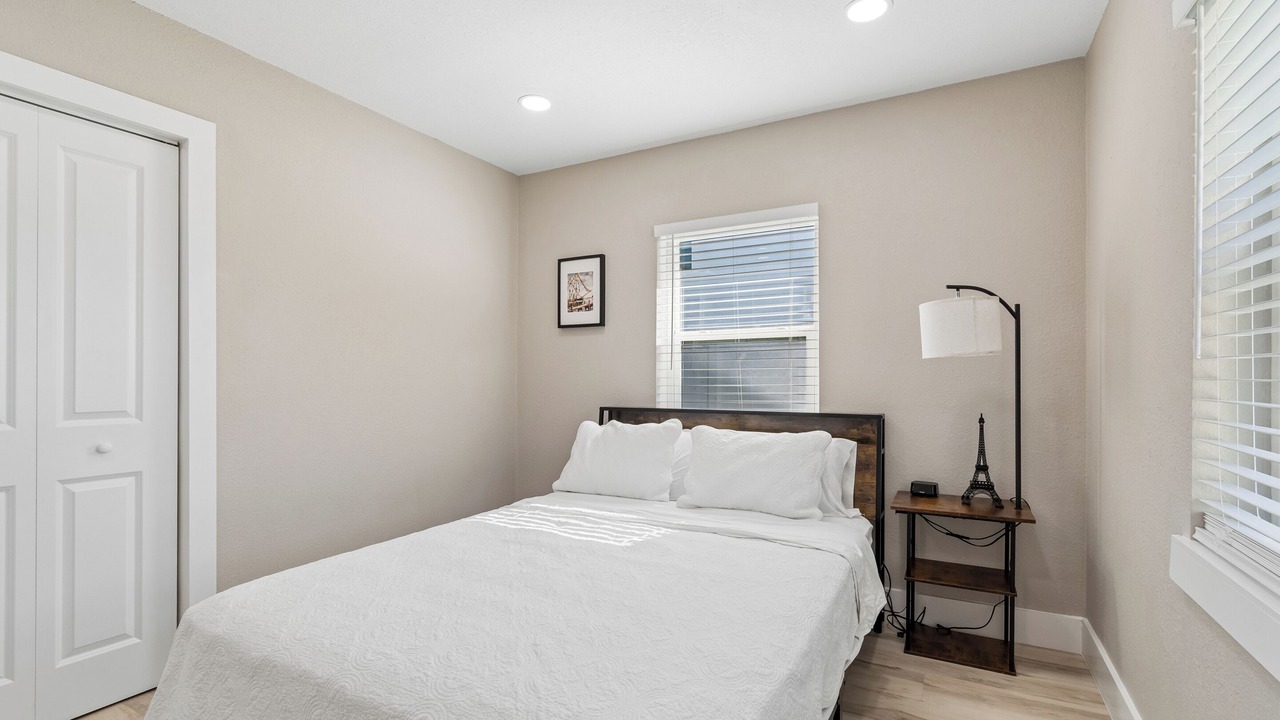 Photo of Bedroom in Beach Park