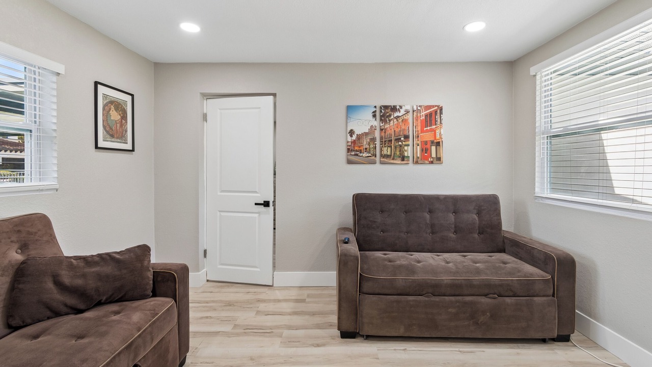 Photo of Livingroom in Beach Park