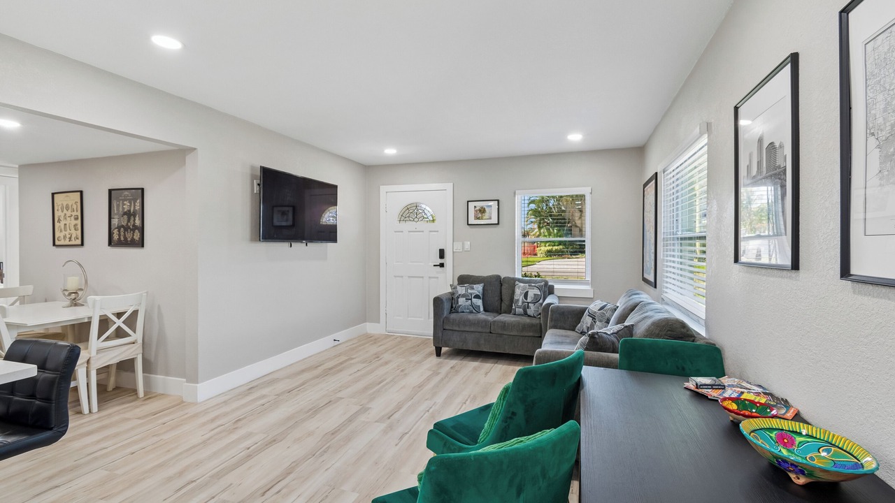 Photo of Livingroom in Beach Park