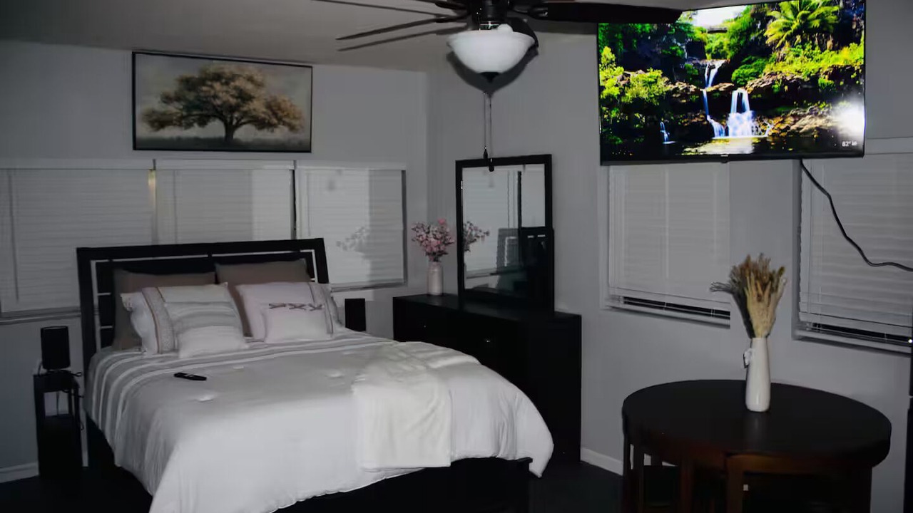 Photo of Bedroom in Crystal Lake