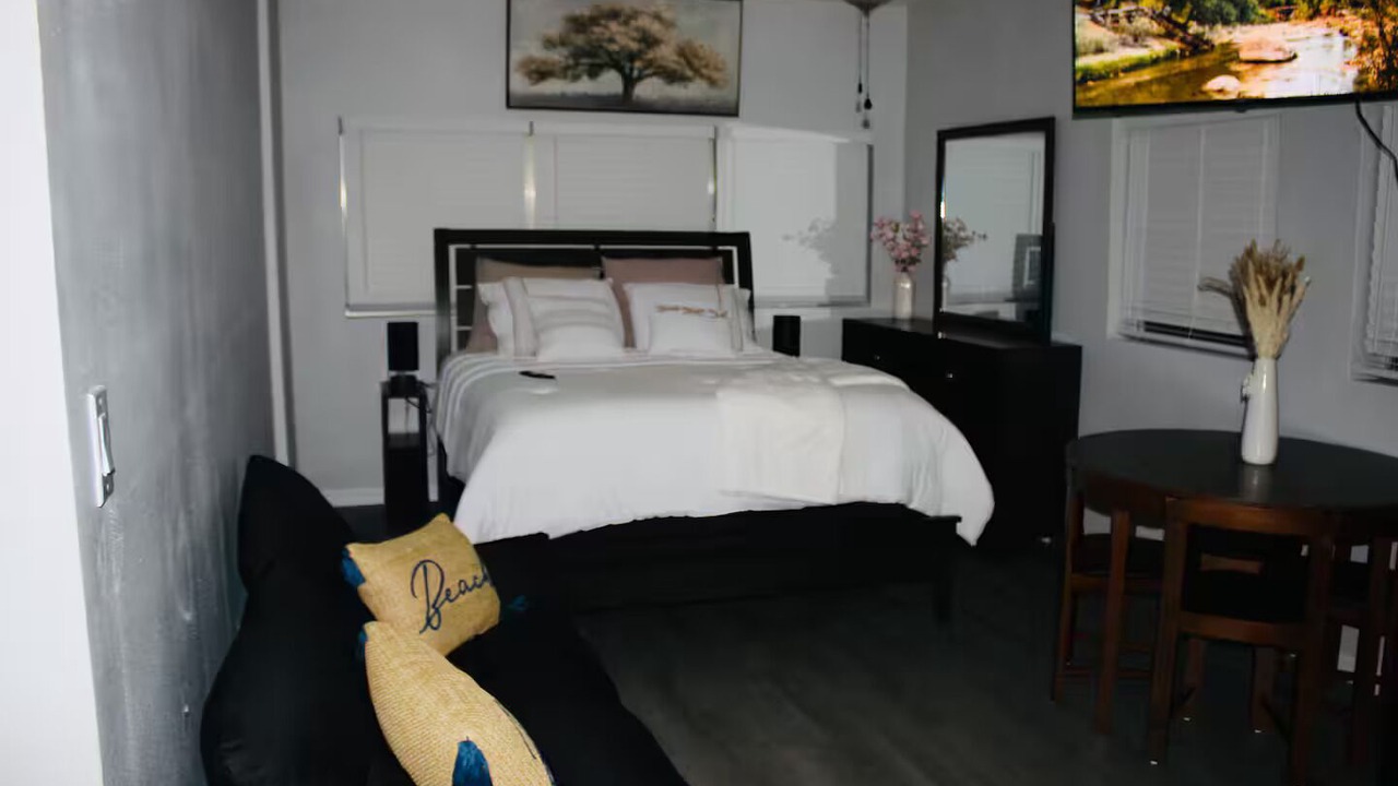 Photo of Bedroom in Crystal Lake