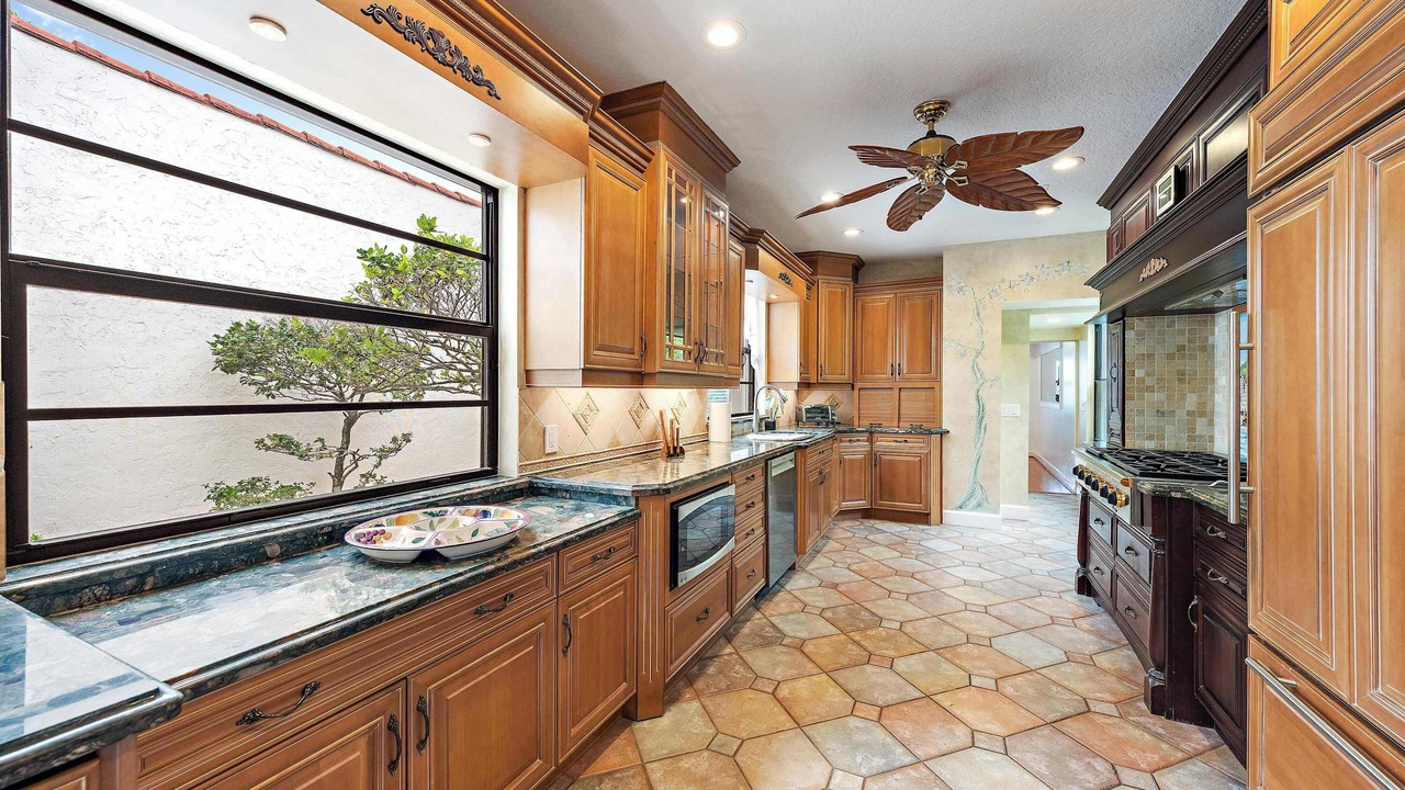 Photo of Kitchen in East Ocean Ave