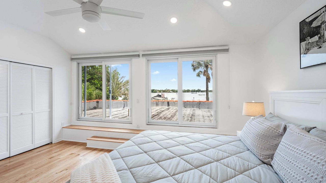 Photo of Bedroom in East Ocean Ave