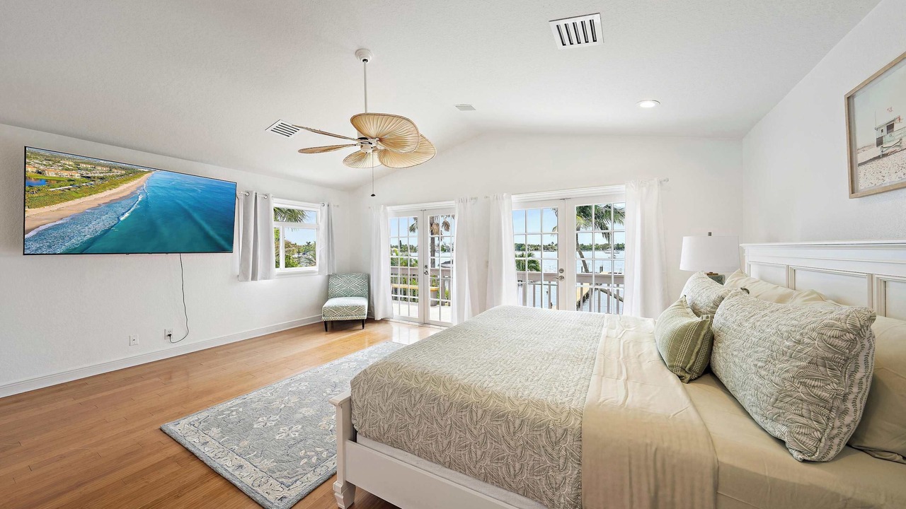 Photo of Bedroom in East Ocean Ave