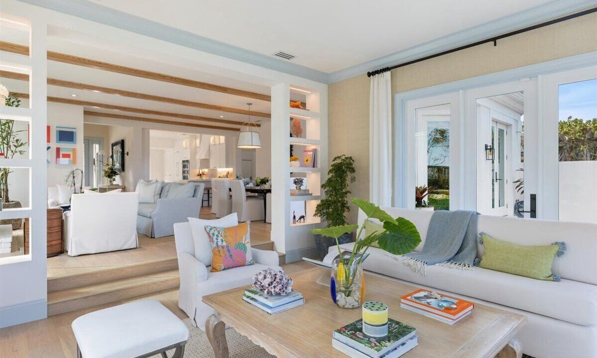 Photo of Livingroom in Indian River Shores