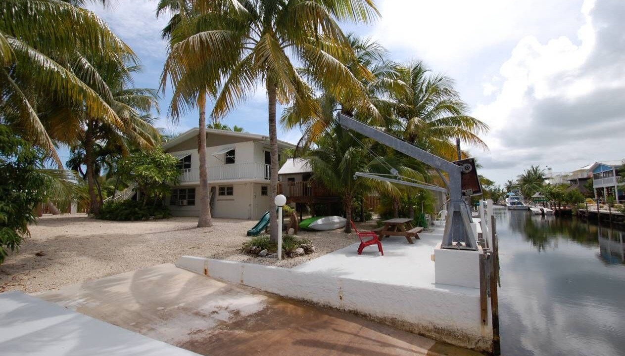 Photo of Outdoor in Breezeswept Beach Estates