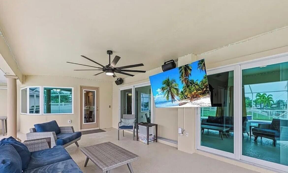 Photo of Livingroom in Caloosahatchee
