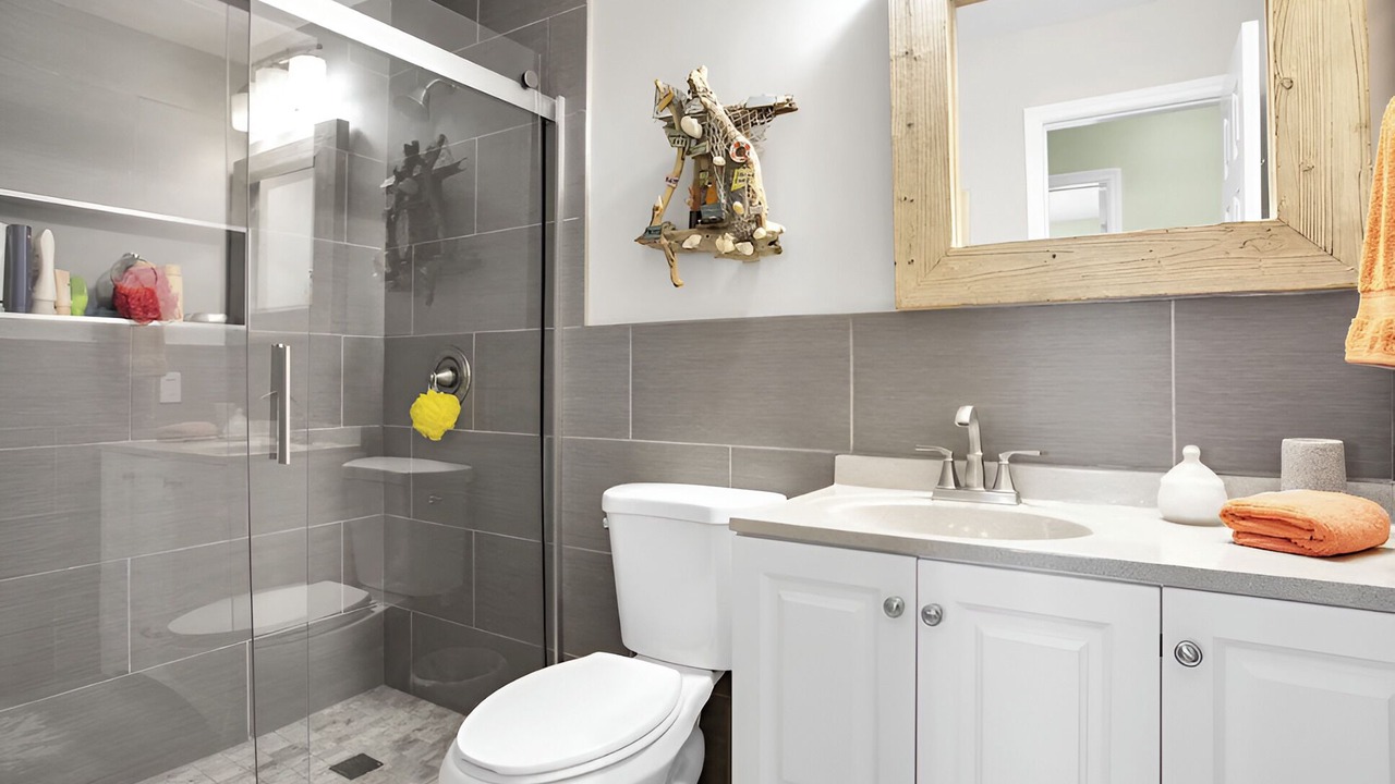 Photo of Bathroom in Islamorada