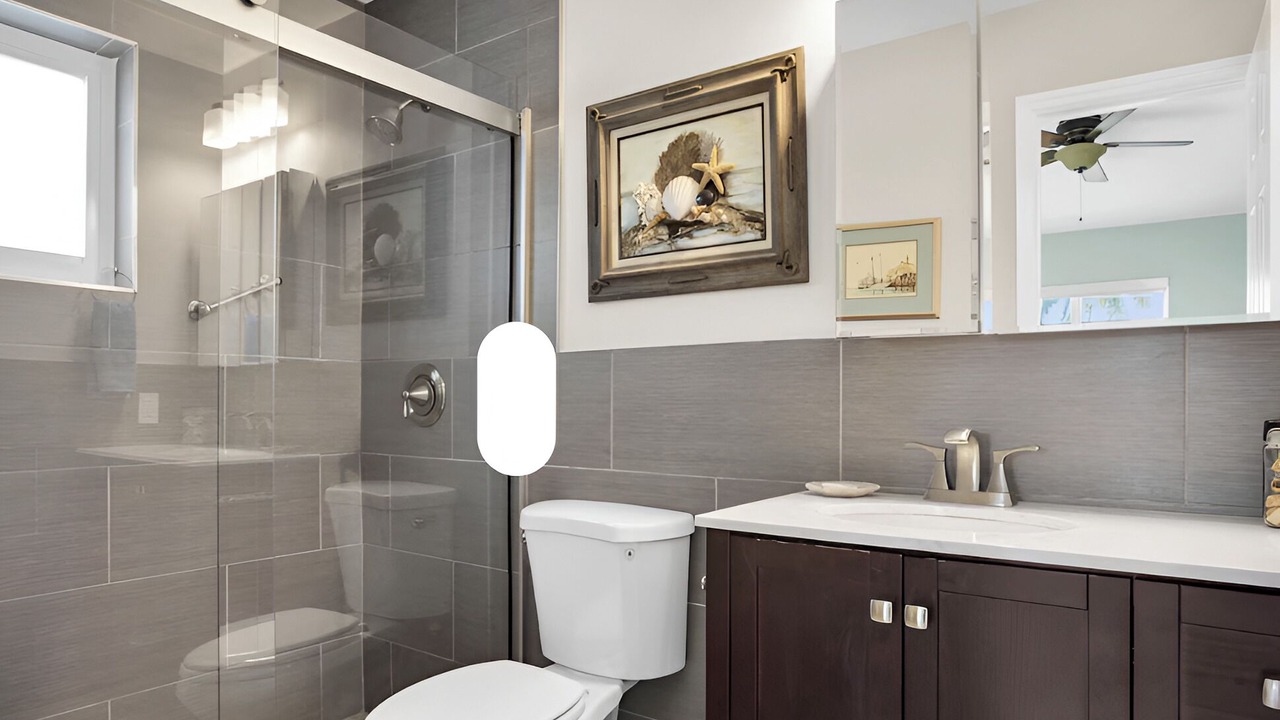 Photo of Bathroom in Islamorada