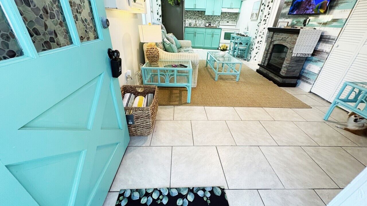Photo of Livingroom in Crescent Beach