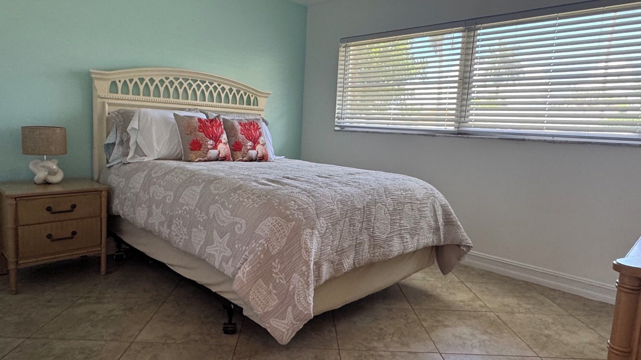 Photo of Bedroom in Cypress Lake
