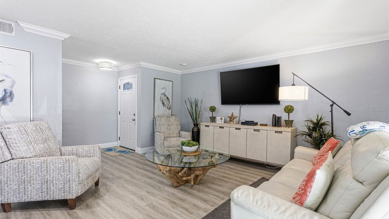 Photo of Livingroom in Bayview