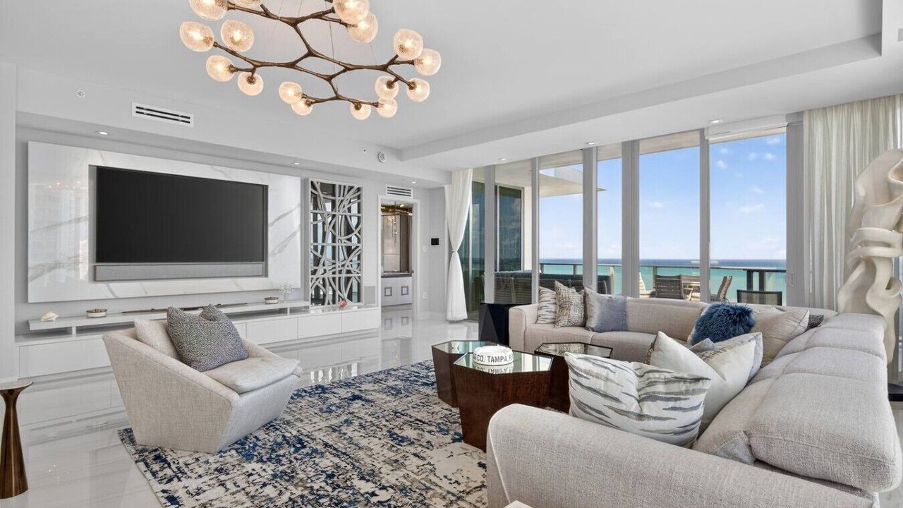 Photo of Livingroom in Singer Island