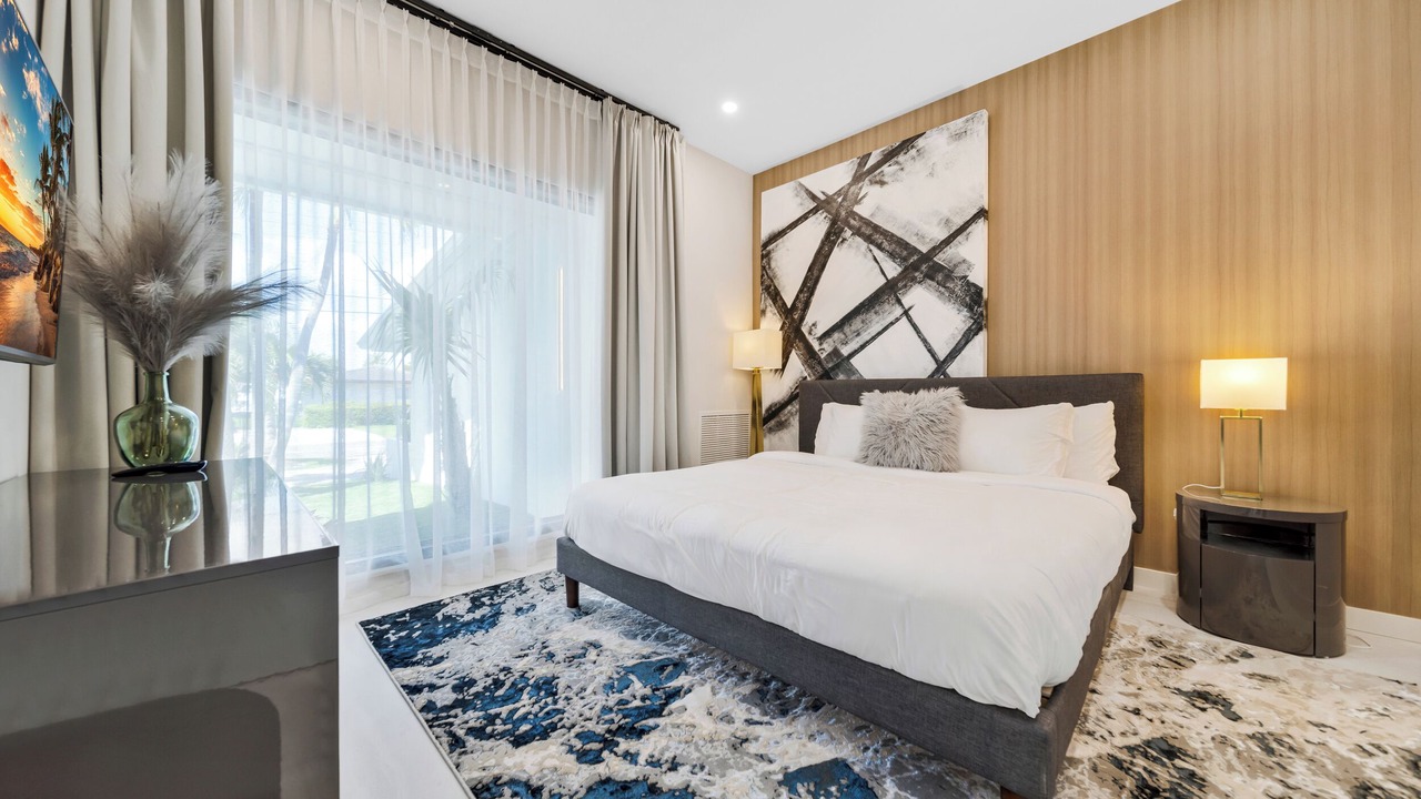 Photo of Bedroom in Hallandale Beach