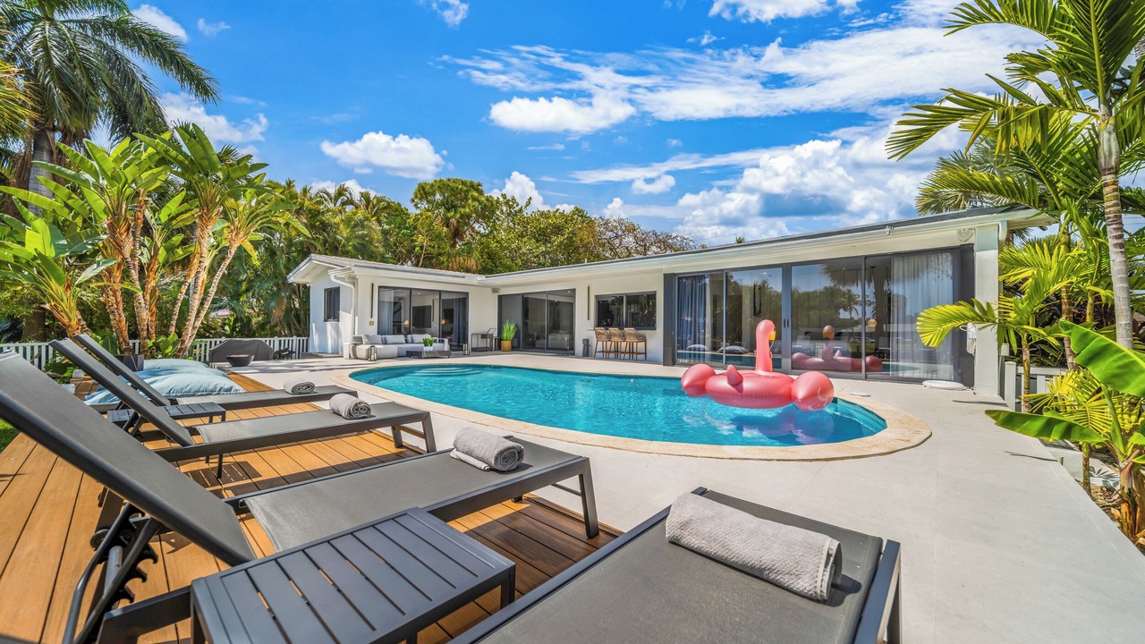 Photo of Outdoor in Hallandale Beach