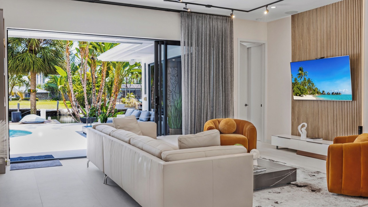 Photo of Livingroom in Hallandale Beach