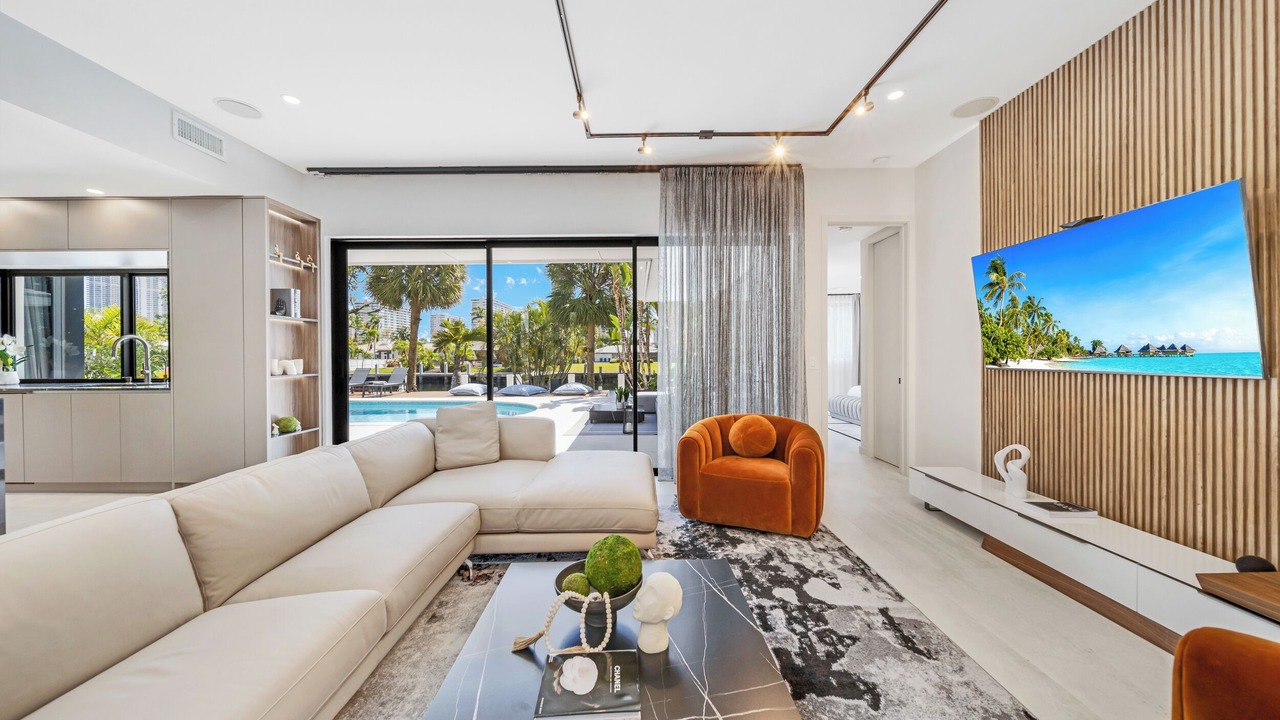 Photo of Livingroom in Hallandale Beach