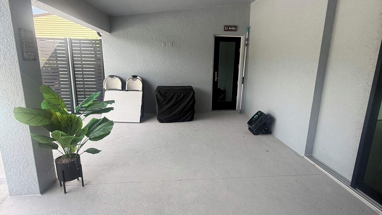 Photo of Patio Balcony in Lehigh Acres