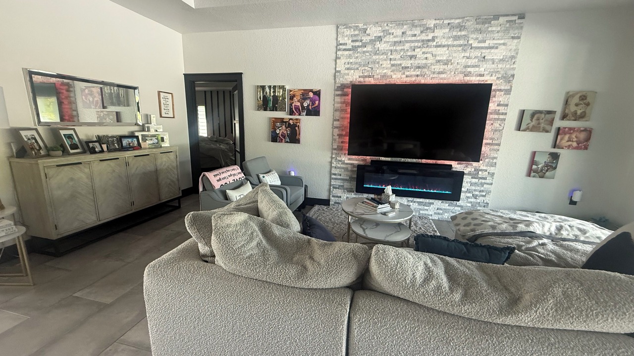Photo of Livingroom in Lehigh Acres