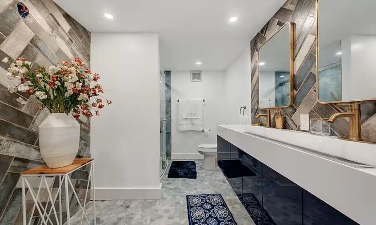 Photo of Bathroom in Riviera Bay