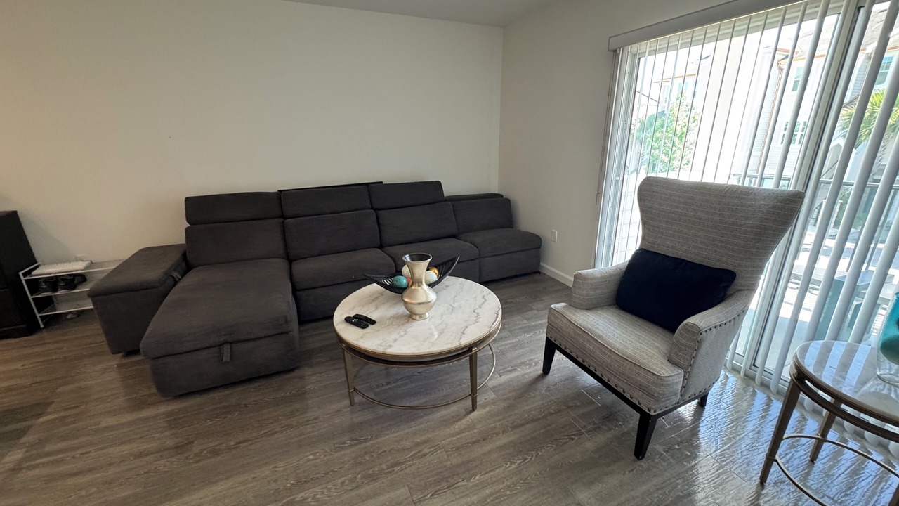 Photo of Livingroom in Wesley Chapel