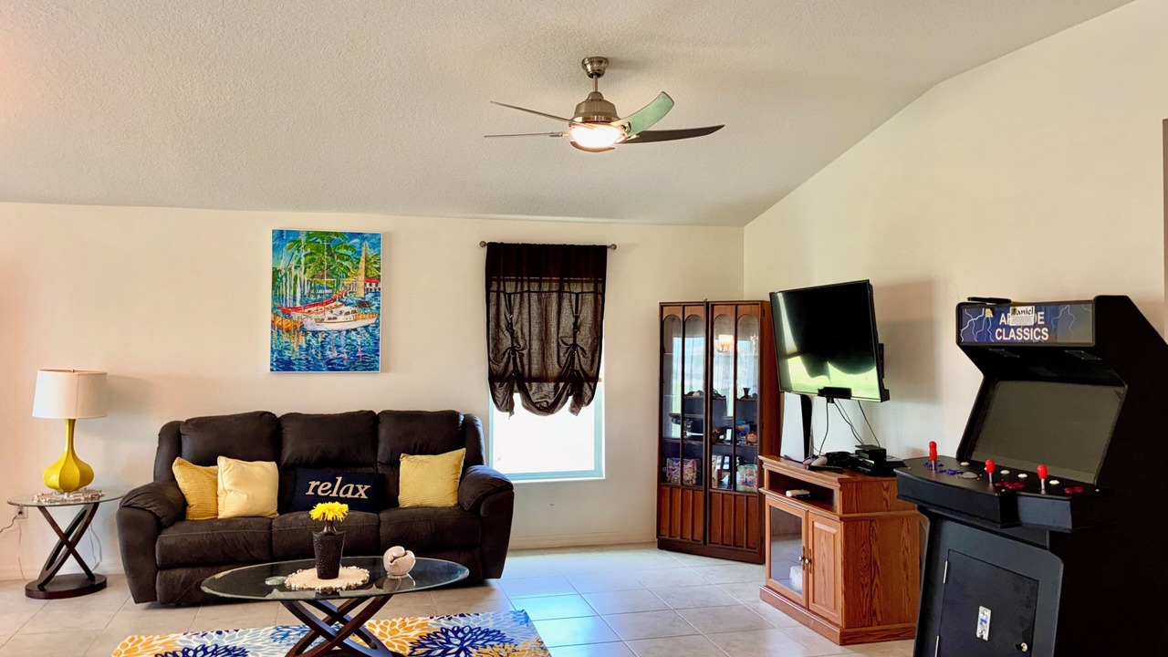 Photo of Livingroom in Winter Haven