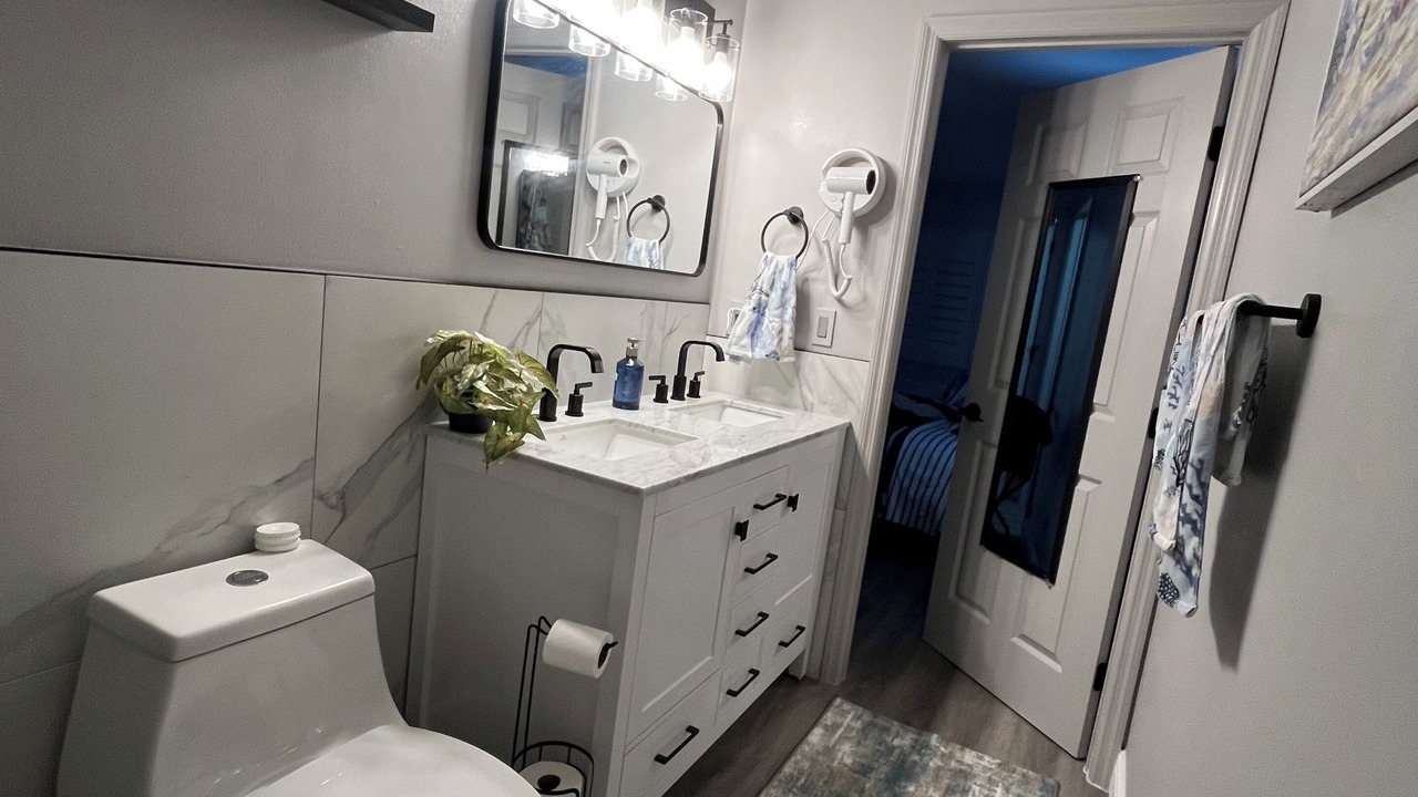 Photo of Bathroom in Hutchinson Island South