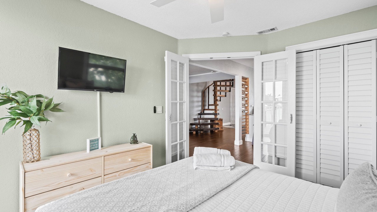 Photo of Bedroom in Treasure Island