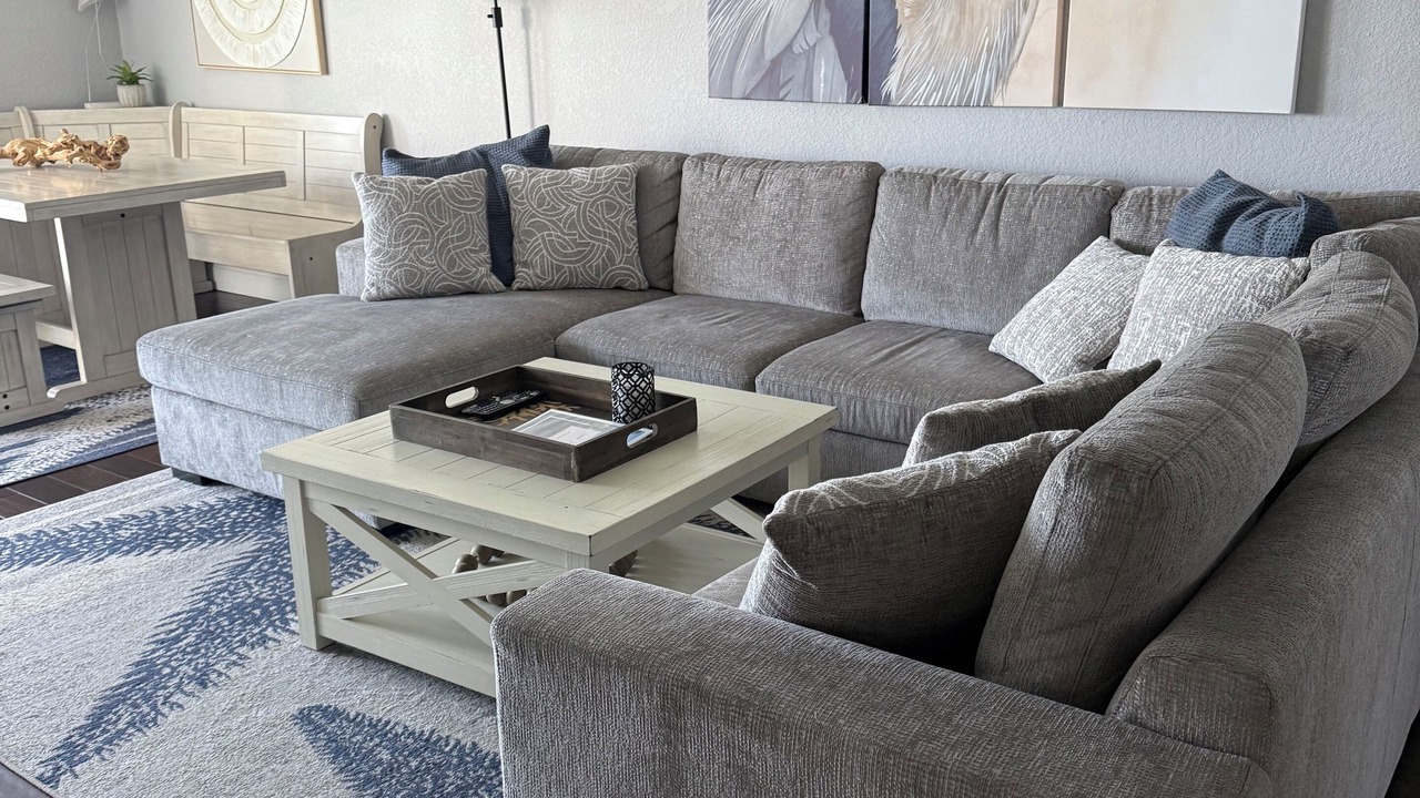 Photo of Livingroom in Treasure Island