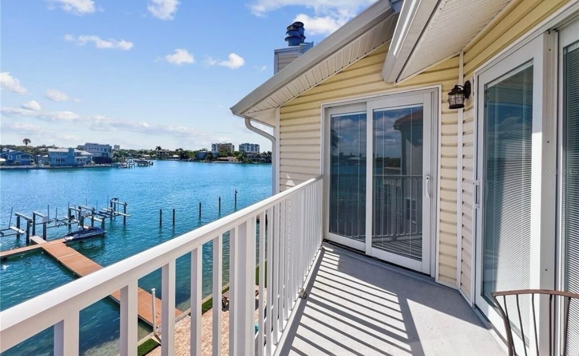 Photo of Patio Balcony in Treasure Island