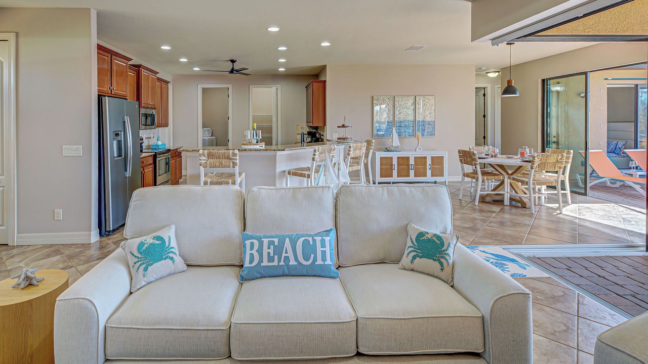 Photo of Livingroom in South Gulf Cove
