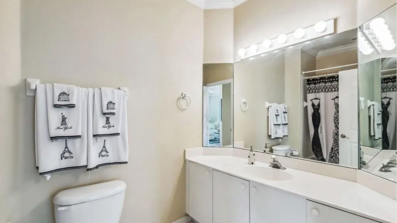 Photo of Bathroom in Naples
