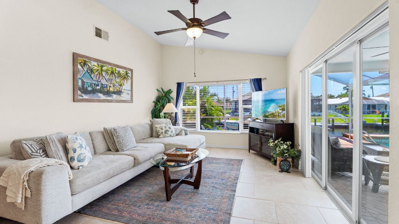 Photo of Livingroom in Pelican