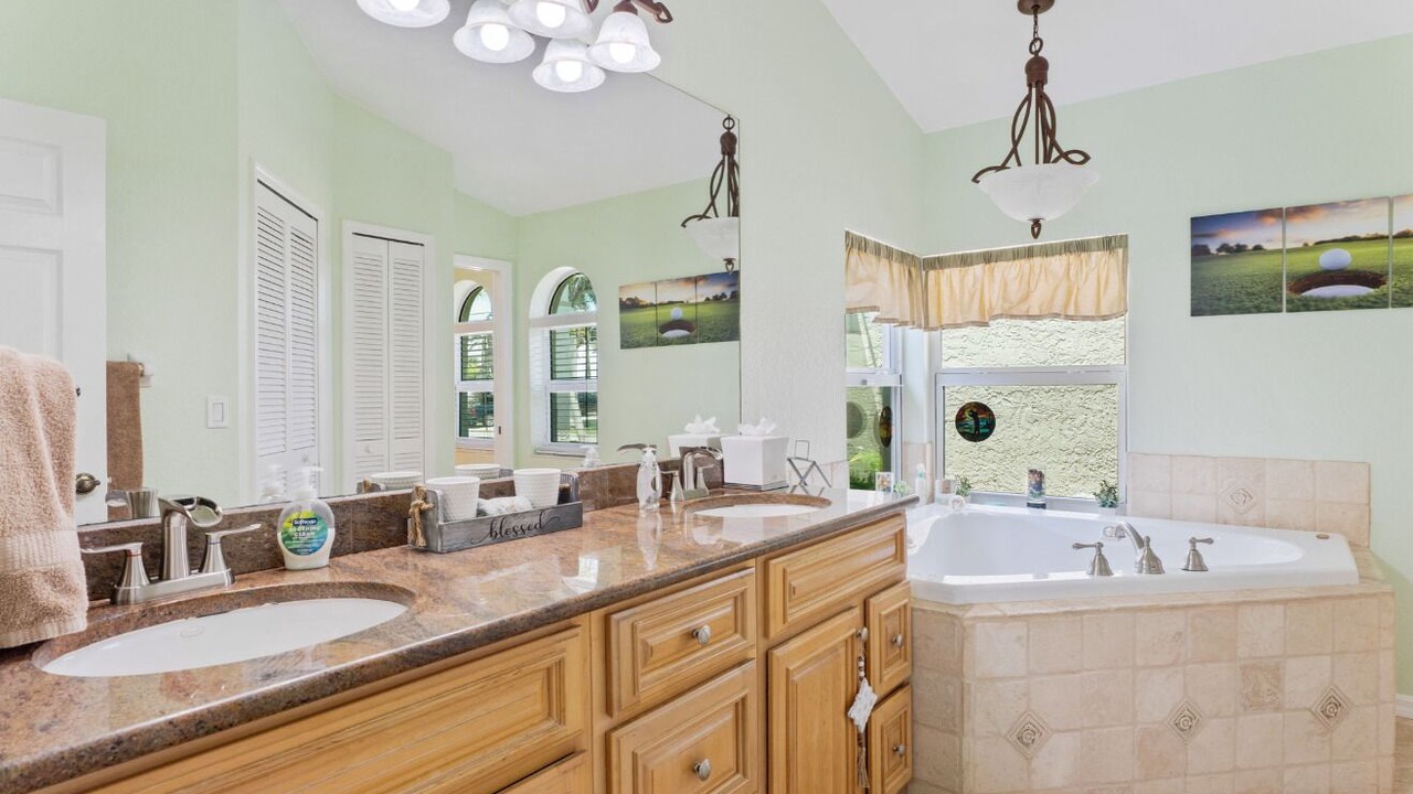 Photo of Bathroom in Pelican