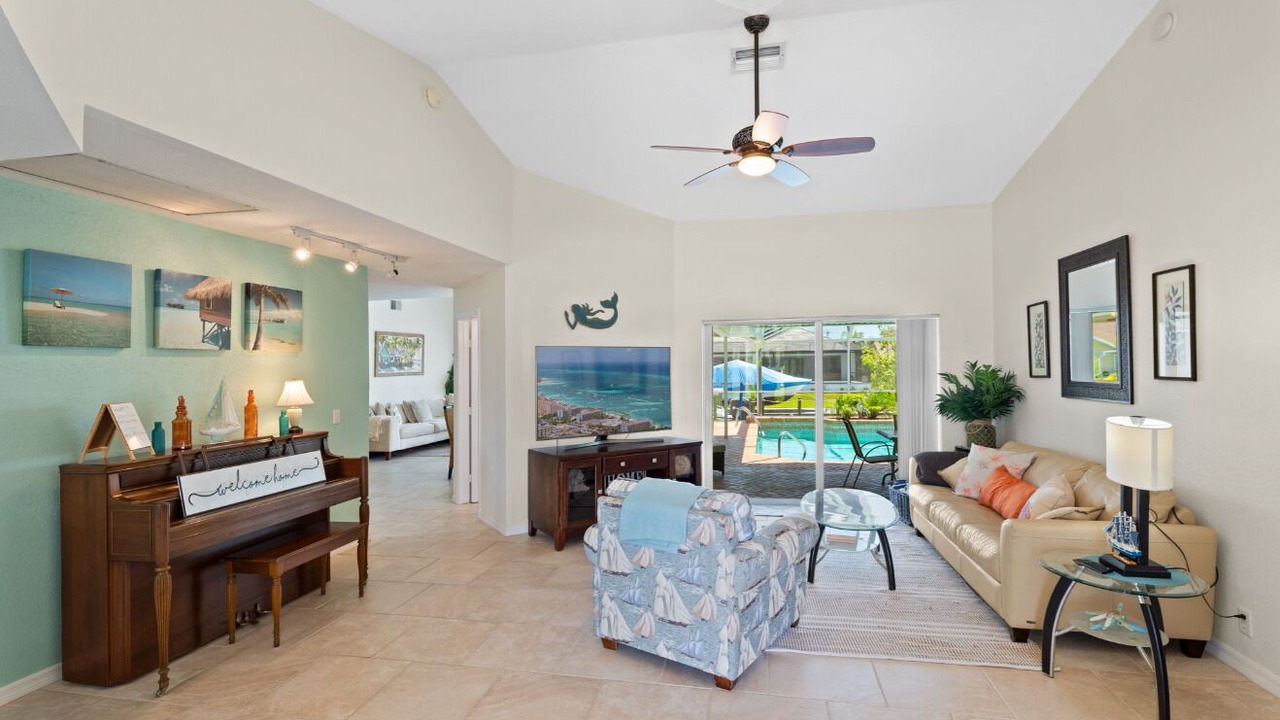 Photo of Livingroom in Pelican