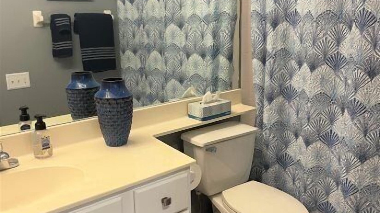 Photo of Bathroom in Tropical Cove