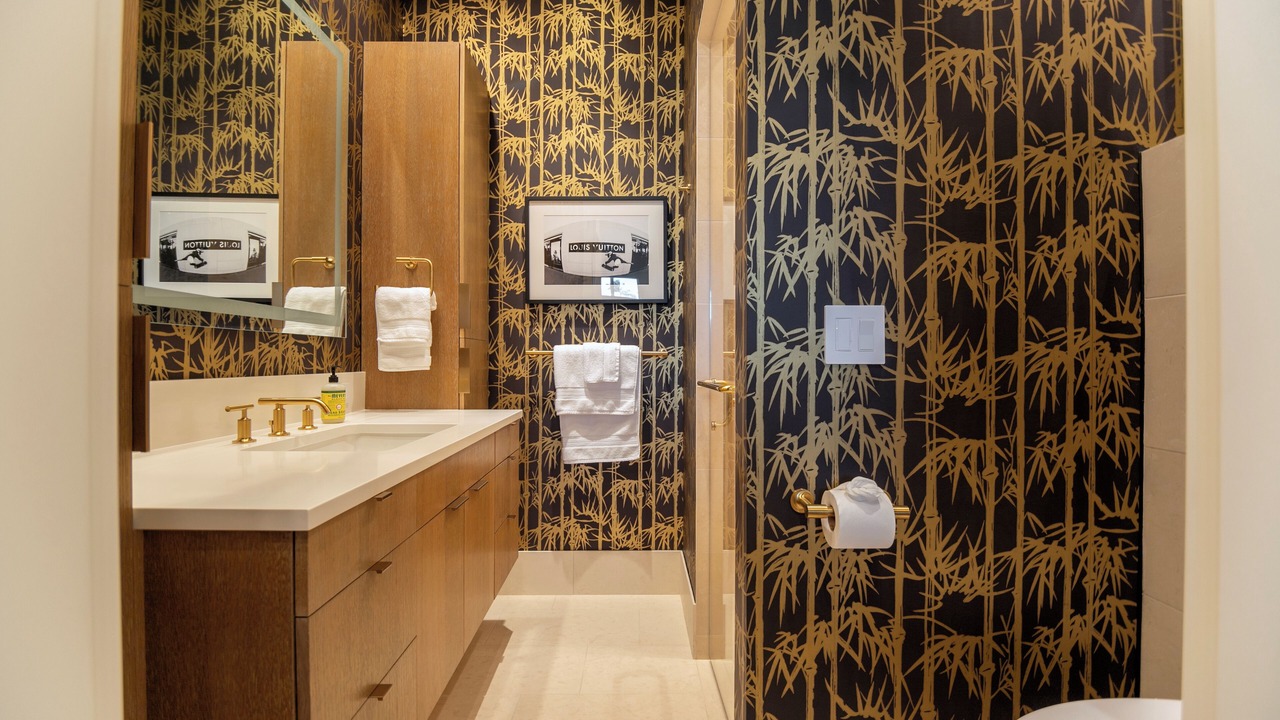 Photo of Bathroom in Royal Harbor