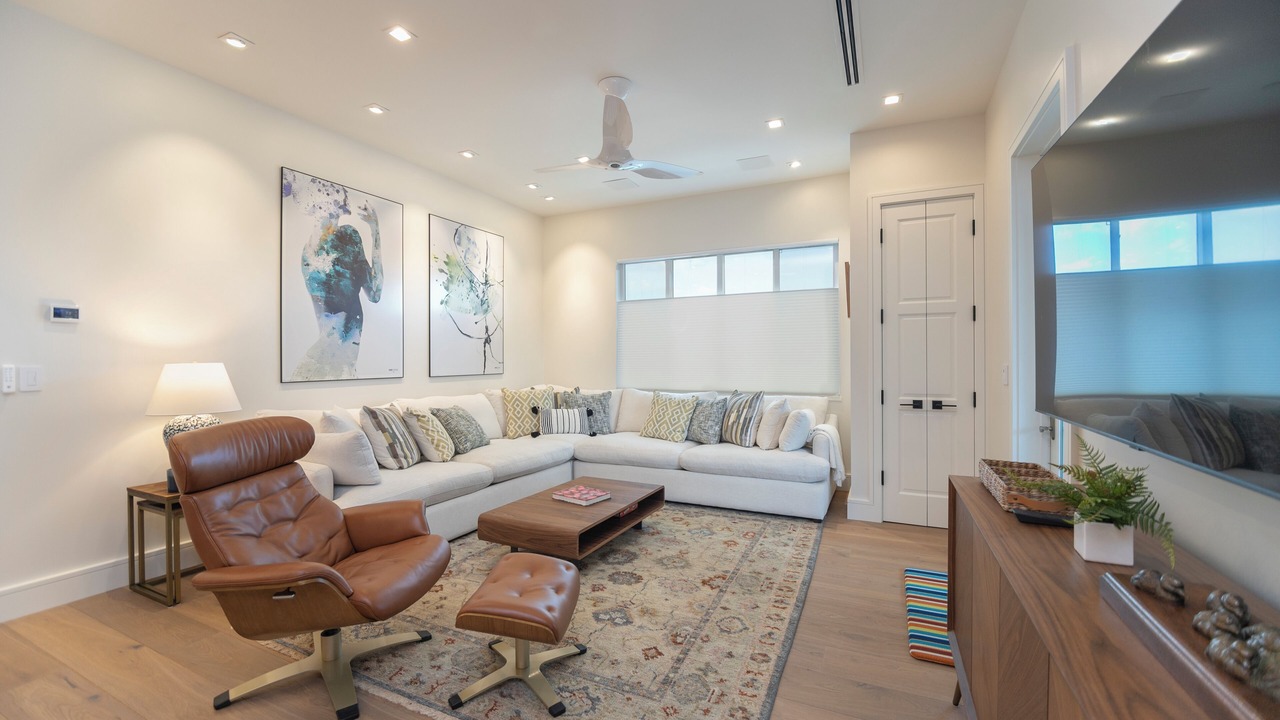 Photo of Livingroom in Royal Harbor