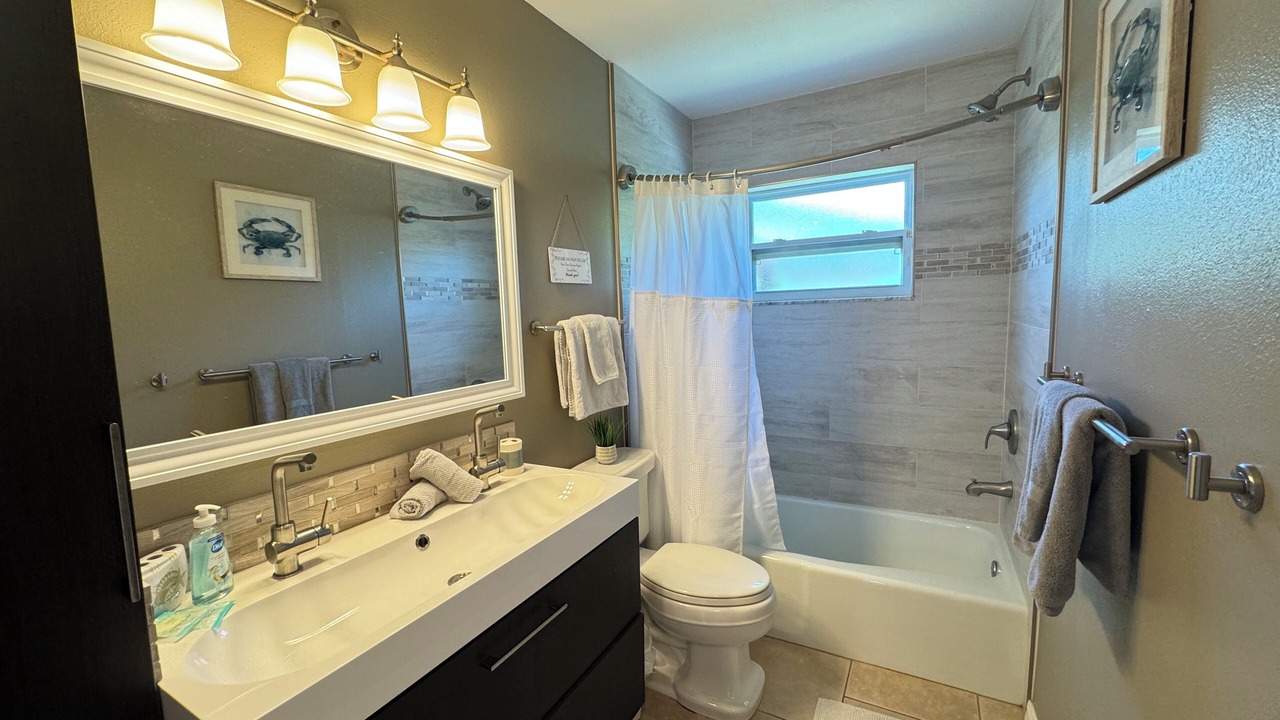 Photo of Bathroom in Venice Gardens