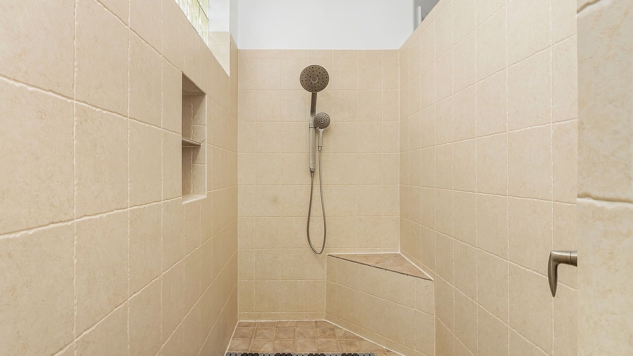 Photo of Bathroom in Caloosahatchee