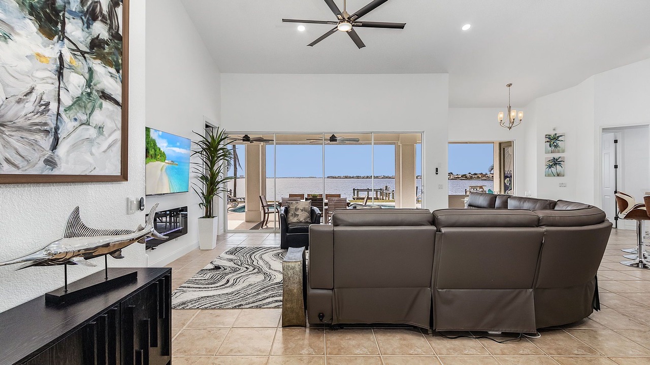 Photo of Bedroom in Caloosahatchee
